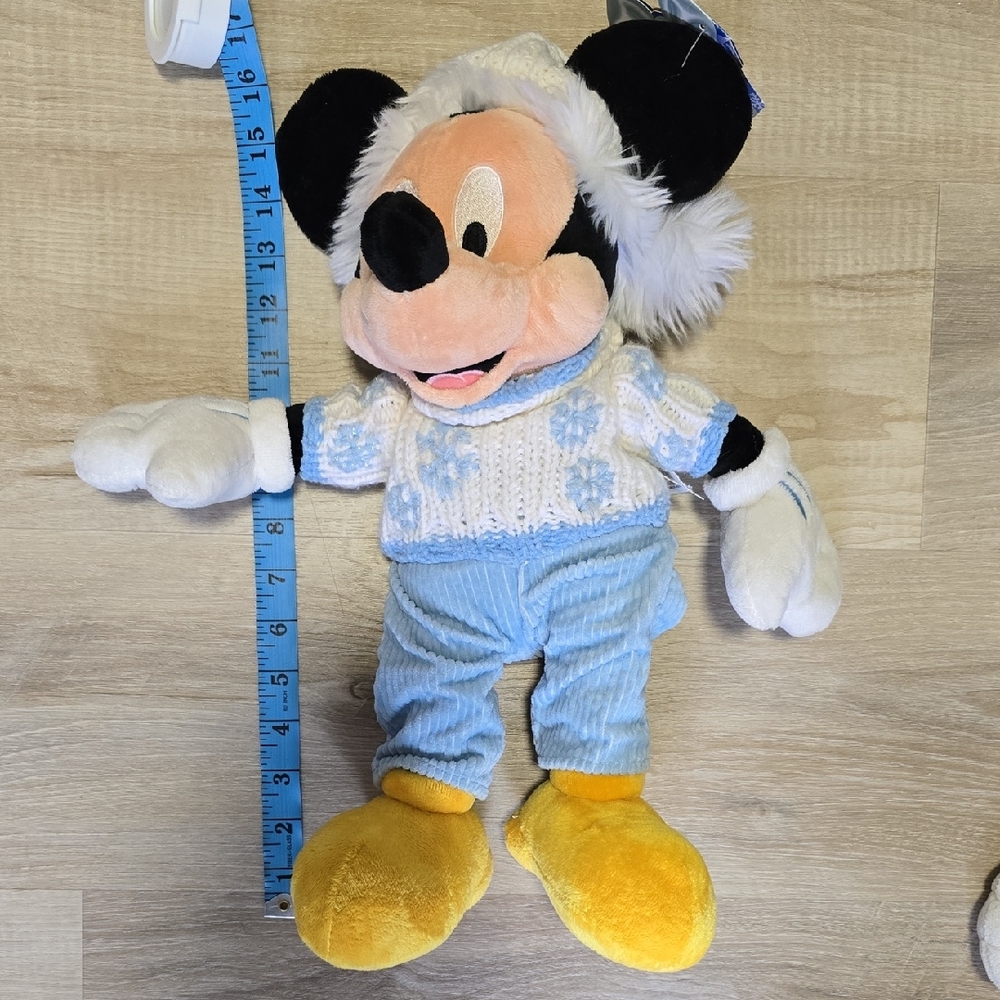 Disney Store Exclusive 16" vintage Mickey Mouse Stuffed Plush Snowflake